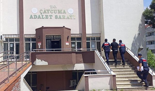 Patronunu silahla yaraladı!