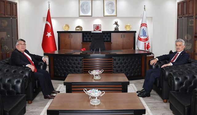 Başkan Yiğit’ten Rektör Özölçer’e ziyaret