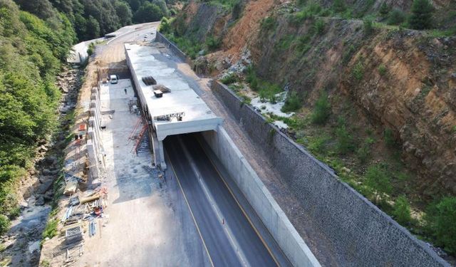 Heyelanın ardından çalışmalar hız kazandı