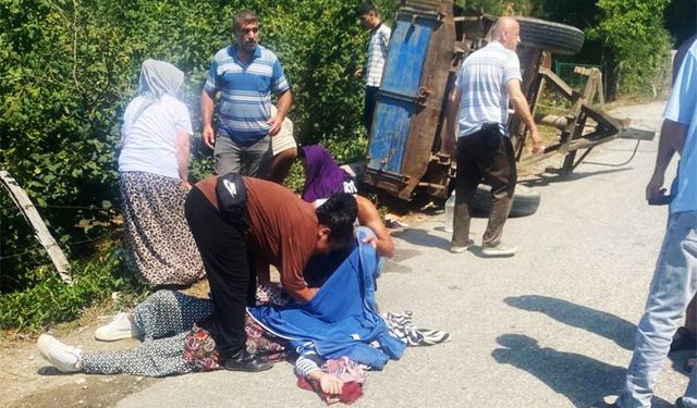 Fındık işçilerini taşıyan traktör devrildi!