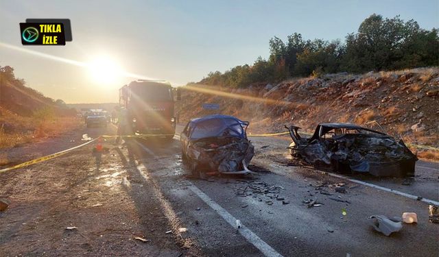 Kafa kafaya çarpışan otomobiller  alev aldı: 3 ölü!