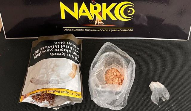 Tütün paketinden çıktı!