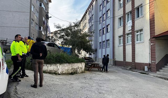 5'inci kattan atladı, kurtarılamadı!