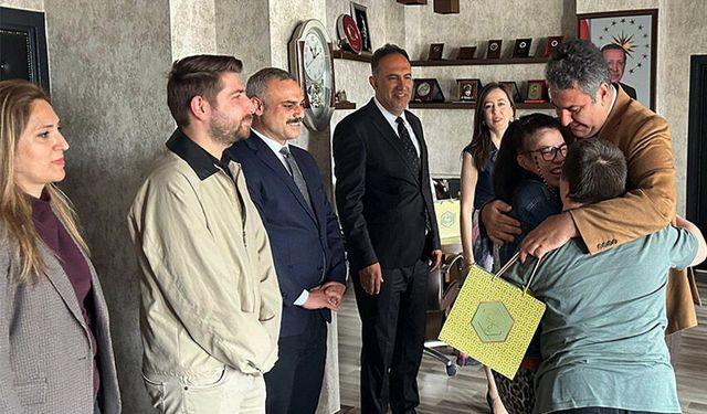 Özel eğitim öğrencileri, Kaymakam Yılmaz'ı ziyaret etti