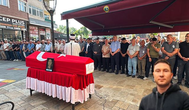 Düzce'de vefat eden polis memuru, Alaplı'da toprağa verildi