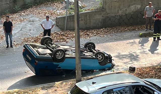 Kontrolden çıkan otomobil, ağaca çarptı!