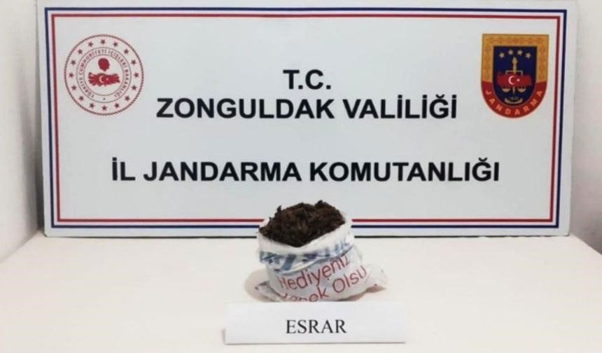 Jandarmanın durdurduğu araçtan uyuşturucu çıktı!