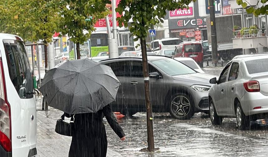 Gök gürültülü sağanak yağış bekleniyor