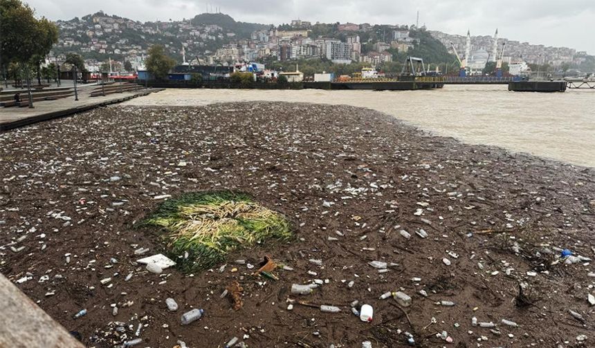 Sağanak ve fırtına sonrası çevre kirliliği oluştu