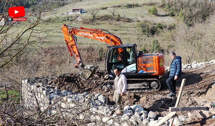 Ereğli'de, evi yanan aile yardım bekliyor