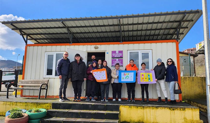 Öğrenciler, Atık Getirme Merkezi'ni ziyaret etti