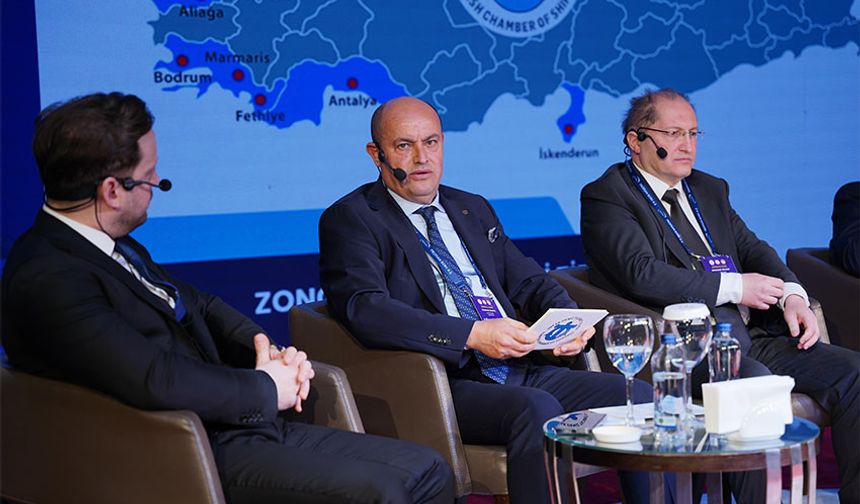 Ünlüer, Ekonomi Zirvesi'nde sunum yaptı