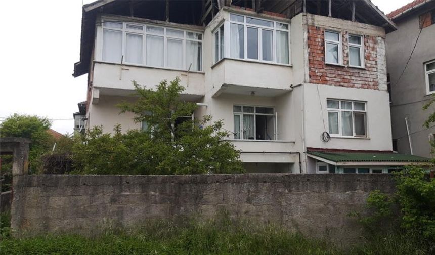 Çaycuma'da bir kişi, balkonda ölü bulundu!
