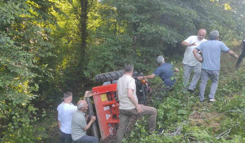 Alaplı'da traktör devrildi: 1 yaralı!