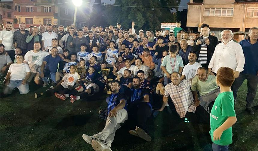 Turnuva gelirlerini, camiye bağışladılar