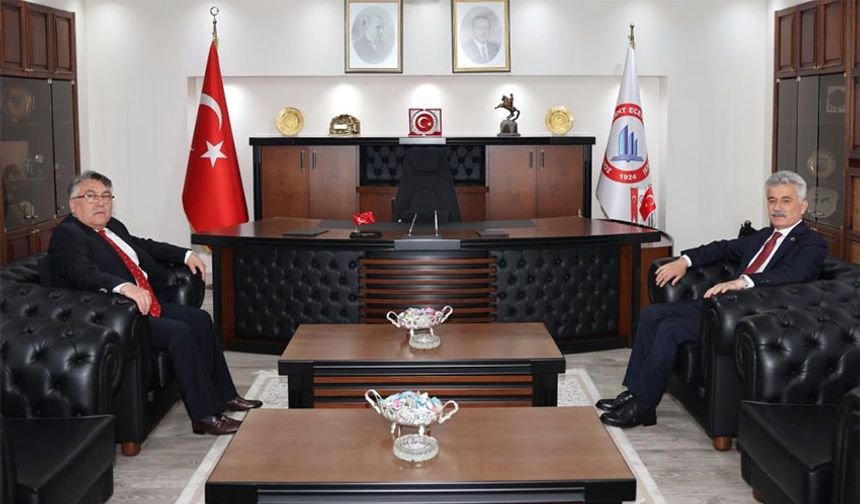 Başkan Yiğit’ten Rektör Özölçer’e ziyaret