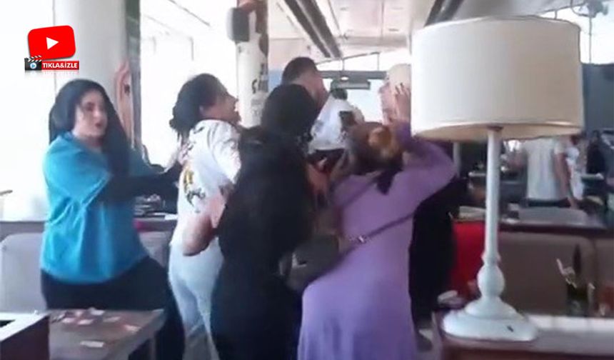 Kadınların kavgasında bardaklar havada uçuştu!