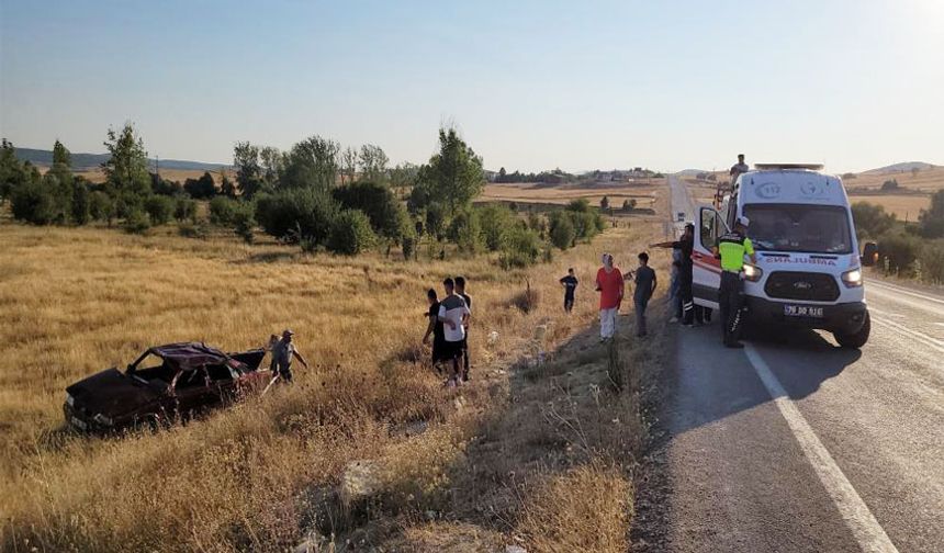 Takla atan otomobil, tarlaya uçtu: 5 yaralı!