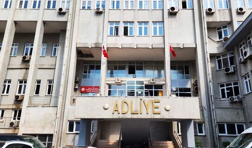 Bir aylık bebeğini darbeden anne tutuklandı!