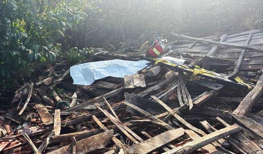 Akçakoca'da, ahşap yapı çöktü: 1 ölü!