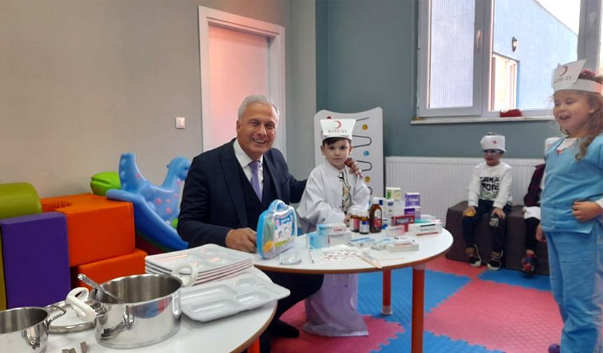 Akgül, Öget Şen Kızılay Anaokulu'nu ziyaret etti