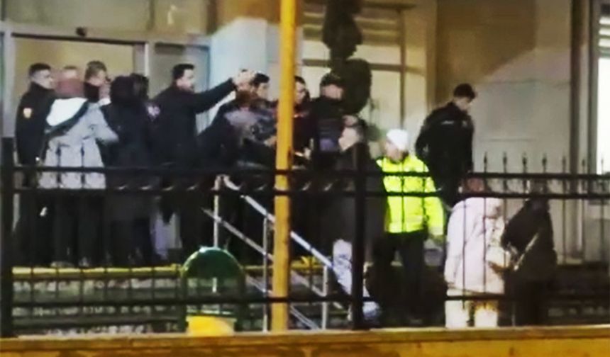 Duruşmadan sonra taraflar birbirine girdi!