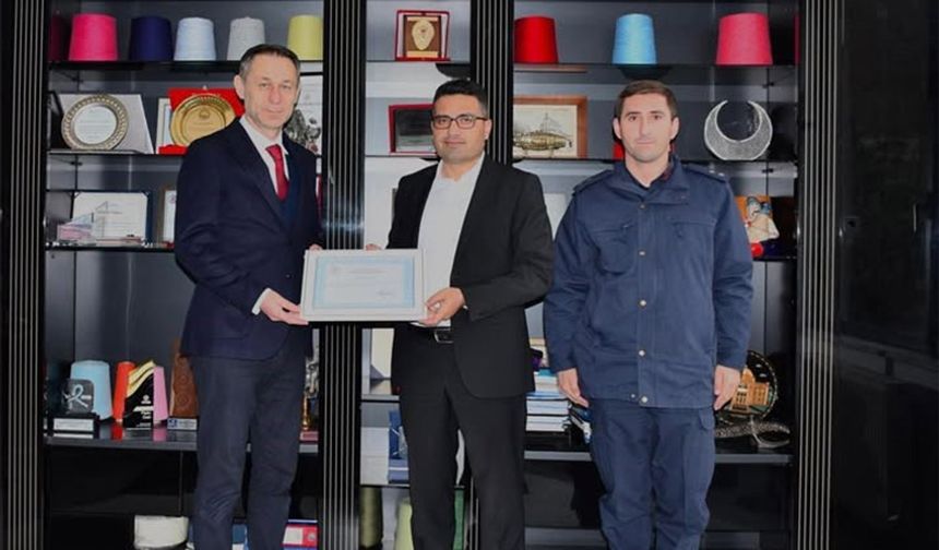 Aksoy'dan jandarmaya araç bağışı