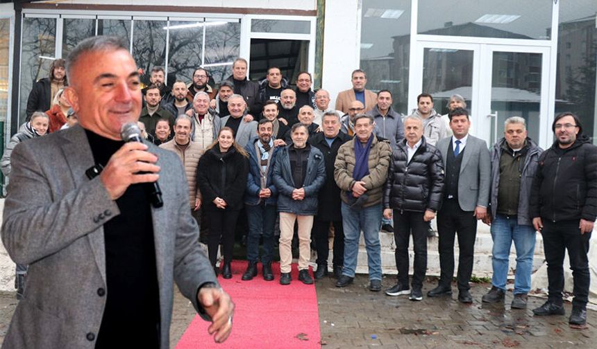 Murat Sesli, çalışan gazetecileri kutladı