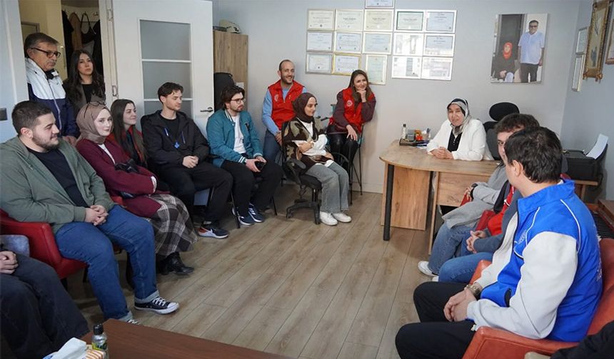 Üniversiteliler, geleceklerine mektup yazdı