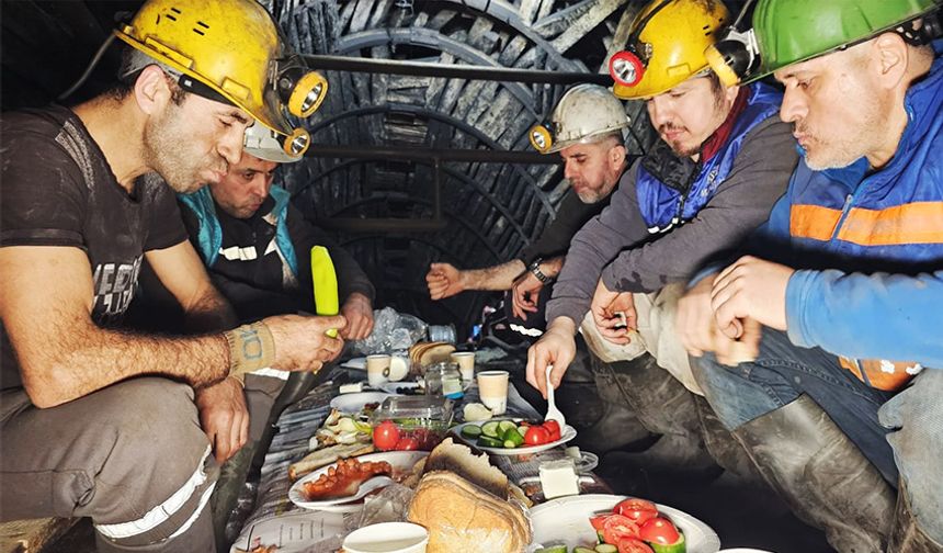 Madenciler, ilk sahuru yerin 120 metre altında yaptı