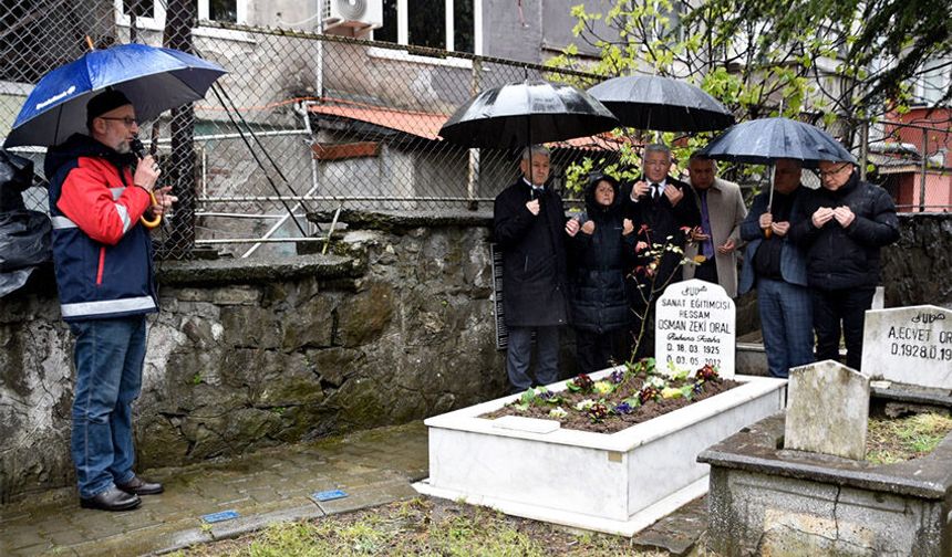 Osman Zeki Oral, mezarı başında anıldı