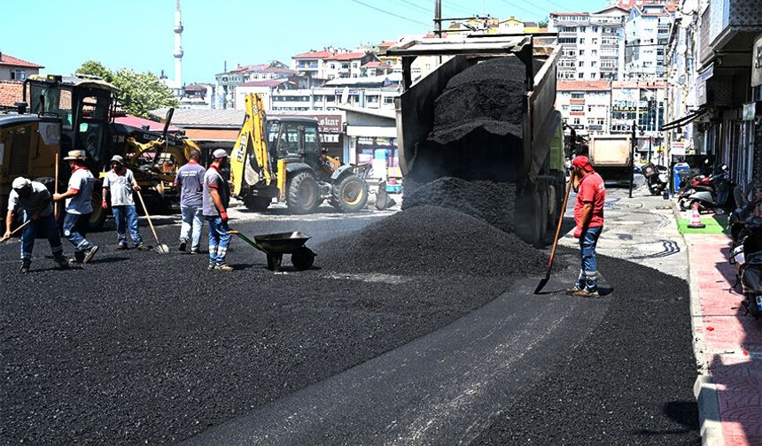 Ereğli'de sıcak asfalt çalışmaları sürüyor