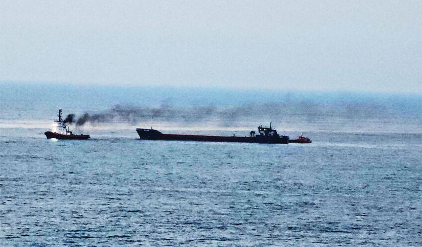 Saldırıya uğrayan gemi, Zonguldak açıklarına getirildi