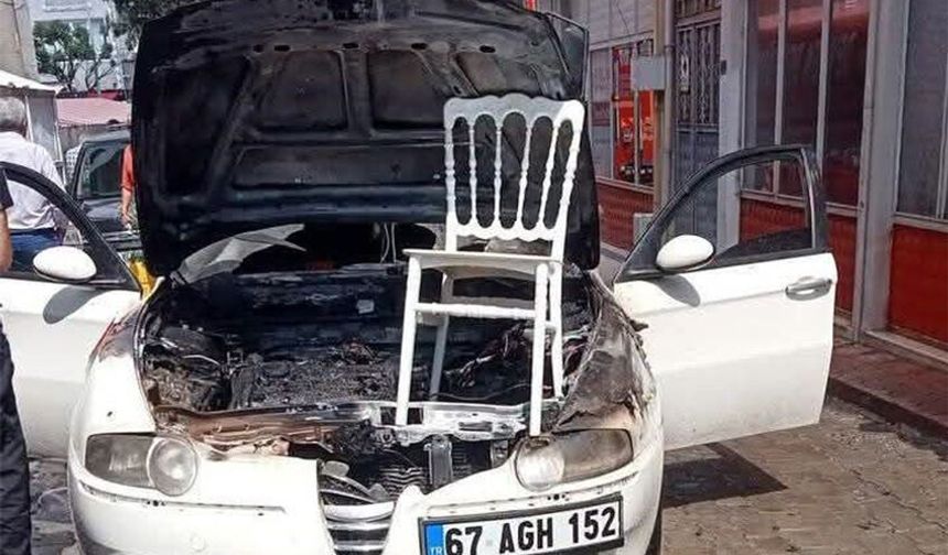Aniden yanan otomobili, itfaiye kurtardı