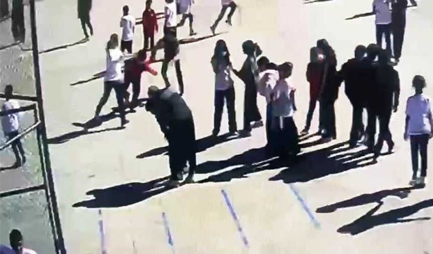 Nefessiz kalan öğrenciyi öğretmen kurtardı