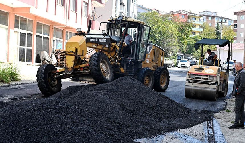 Asfalt çalışmaları, Kepez'de devam ediyor