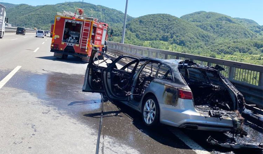 Düzce Yanan Otomobil
