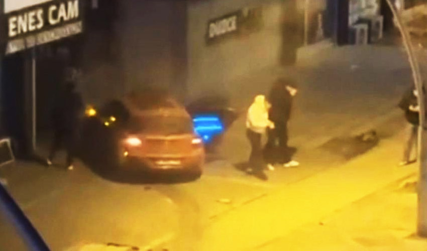 Park Halindeki Araca Çarptı2