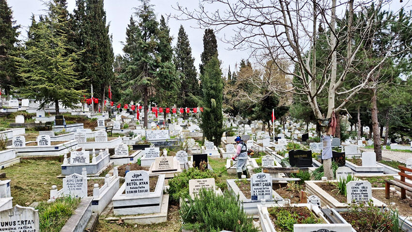 Mezarlık Temizlik2