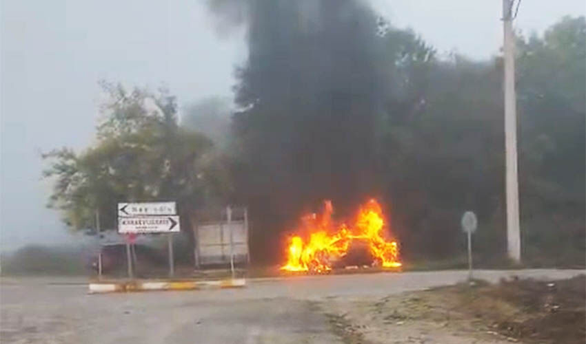 Park halindeki otomobilde korkutan yangın!